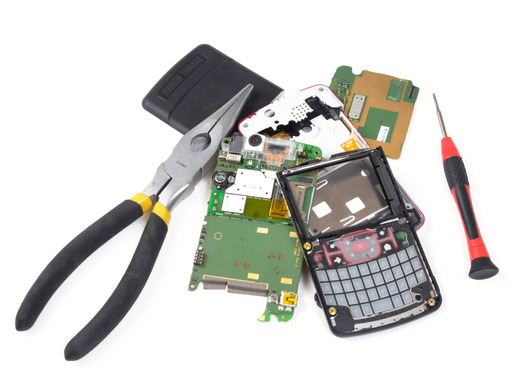 photodune-5377142-fixing-broken-cell-xs